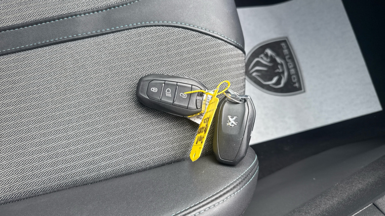 Peugeot 3008 1.2 PureTech Allure Premium+ 5dr EAT8 Petrol Estate